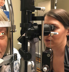 Fig. 6. Evaluate the corneal profile with a slit lamp.